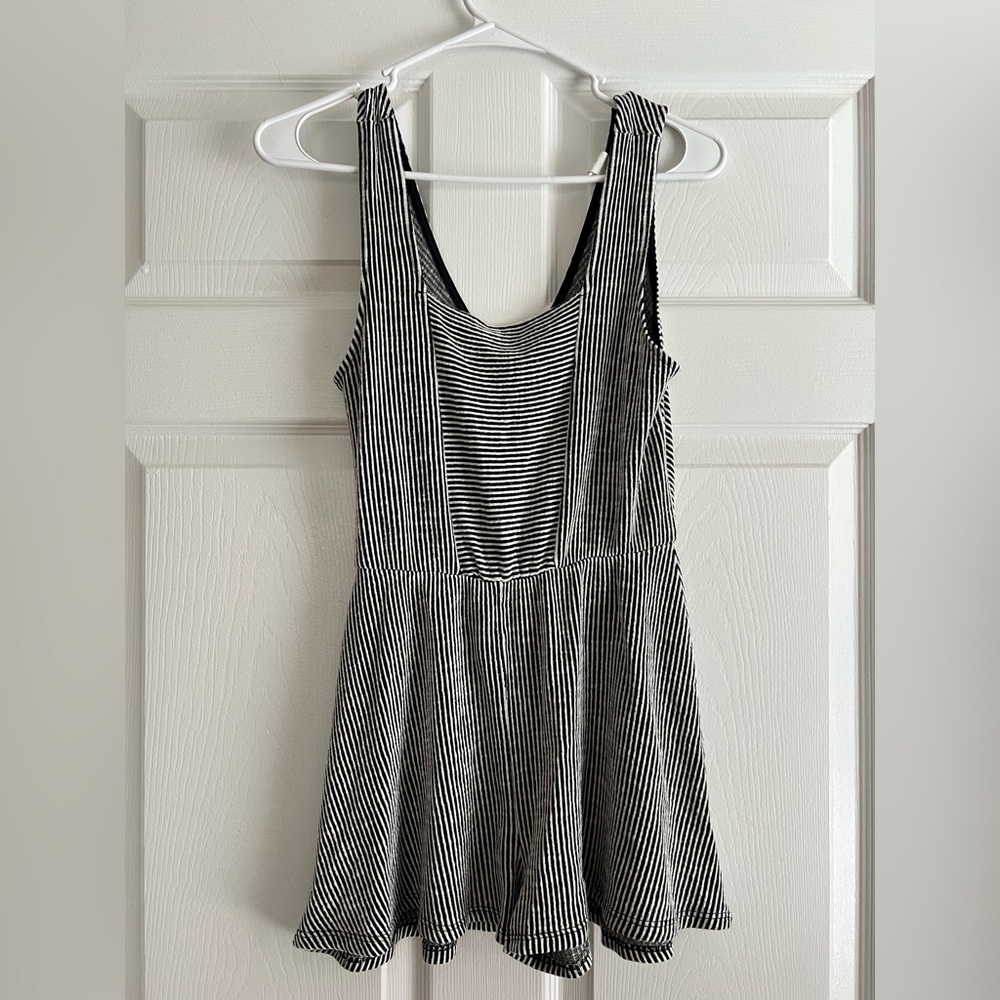 Lazy Sundays Black & White Striped Elastic Waist Sleeveless Romper Medium